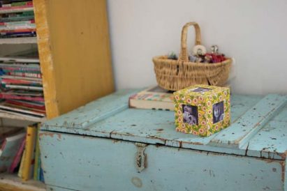 How to Build an Heirloom Fabric Photo Cube Image